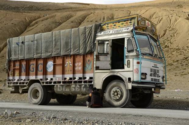 The Exotic Indian Trucks (57 photos)
