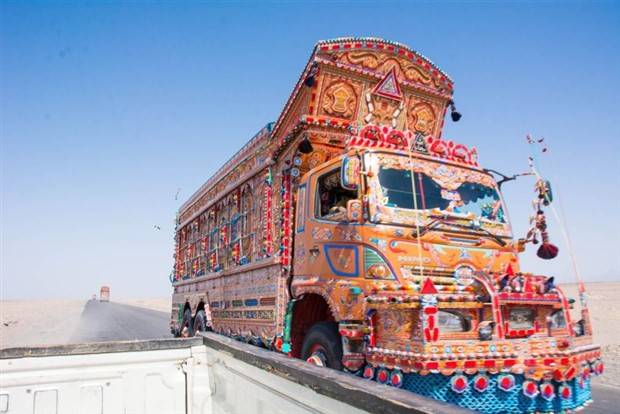 The Exotic Indian Trucks (57 photos)