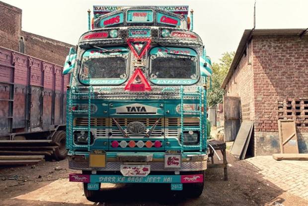 The Exotic Indian Trucks (57 photos)