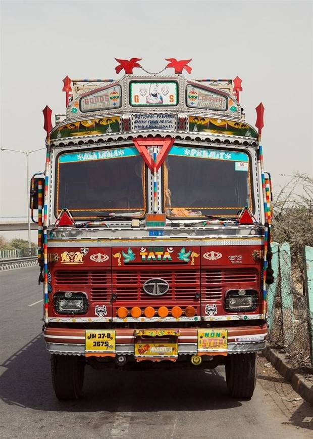 The Exotic Indian Trucks (57 photos)