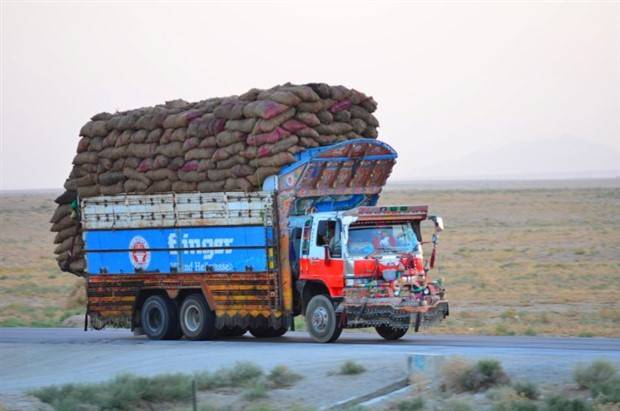 The Exotic Indian Trucks (57 photos)