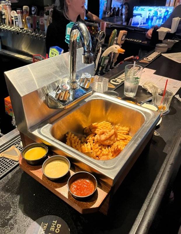 unusual food serving 32 Very Strange Food Serving #16 (37 photos)