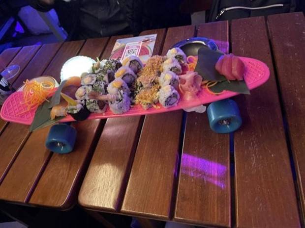 unusual food serving 33 Very Strange Food Serving #16 (37 photos)