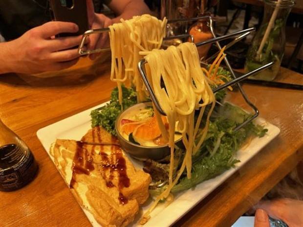 unusual food serving 35 Very Strange Food Serving #16 (37 photos)