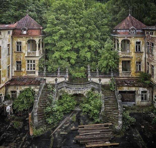 The Beauty of Abandoned Places #18 (34 photos)