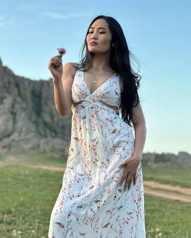 Hot Mongolian Girls (35 photos)