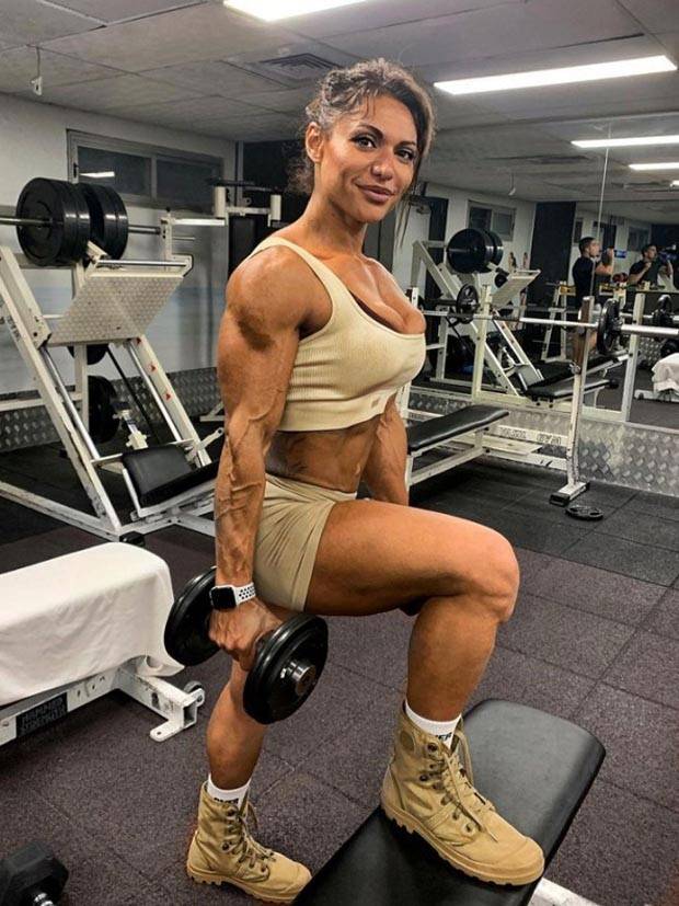 Pumped Up Girls at the Gym (25 photos)