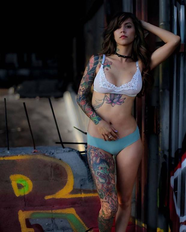 Hot Tattooed Girls #13 (40 photos)