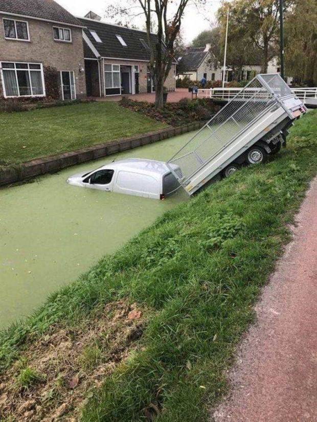 driving failures 31 Insane Driving Fails #18 (34 photos)