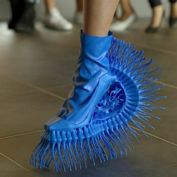 Strange Shoes that Hardly Anyone Will Ever Wear #3 (34 photos)