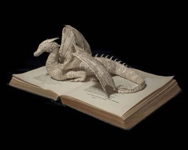 Old Books Turned into Masterpieces (27 photos)