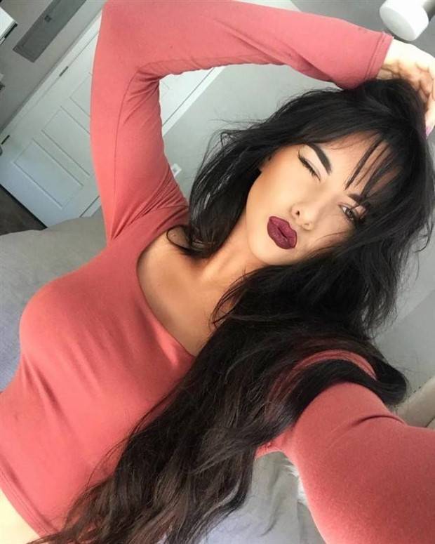 Hot Girls with Red Lips #16 (36 photos)