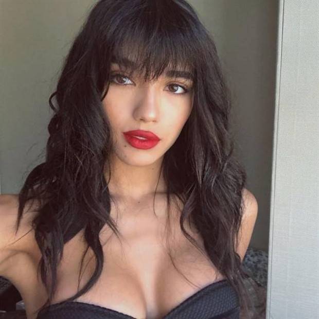 Hot Girls with Red Lips #16 (36 photos)