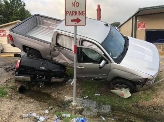 Insane Driving Fails #19 (29 photos)