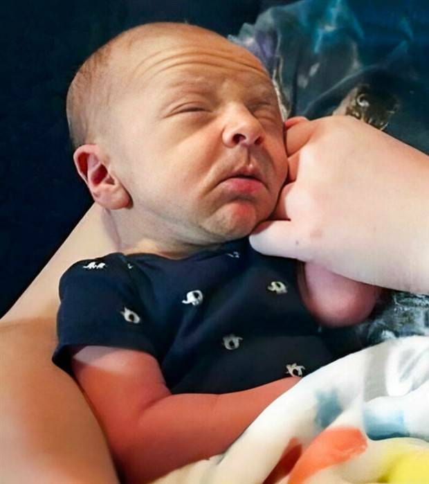 46 Babies Looking Like Theyve Seen It All (46 photos)