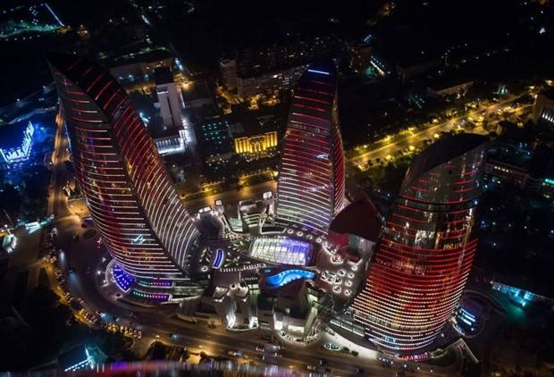 Impressive Flame Towers of Baku (29 photos)