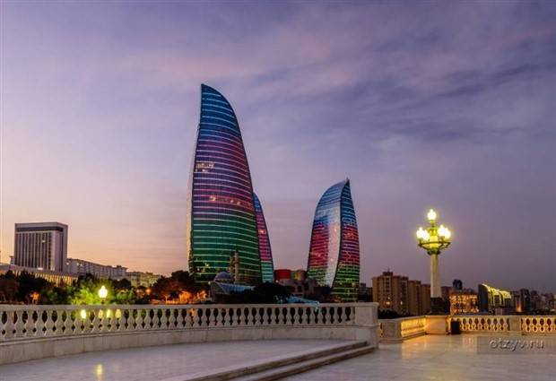 Impressive Flame Towers of Baku (29 photos)