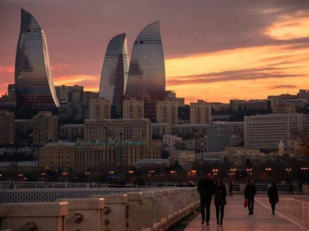 Impressive Flame Towers of Baku (29 photos)