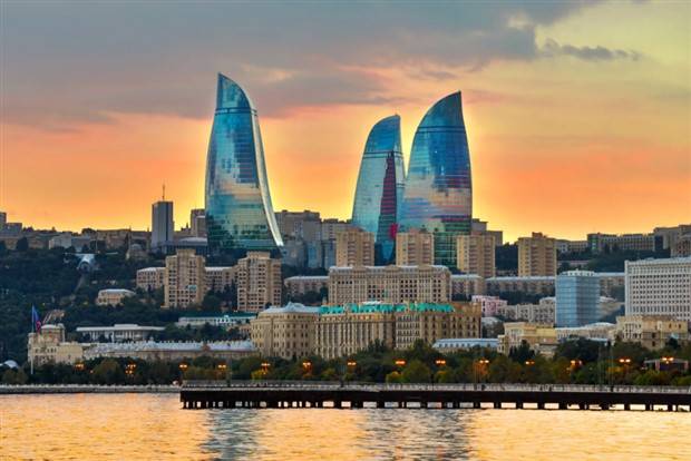 Impressive Flame Towers of Baku (29 photos)