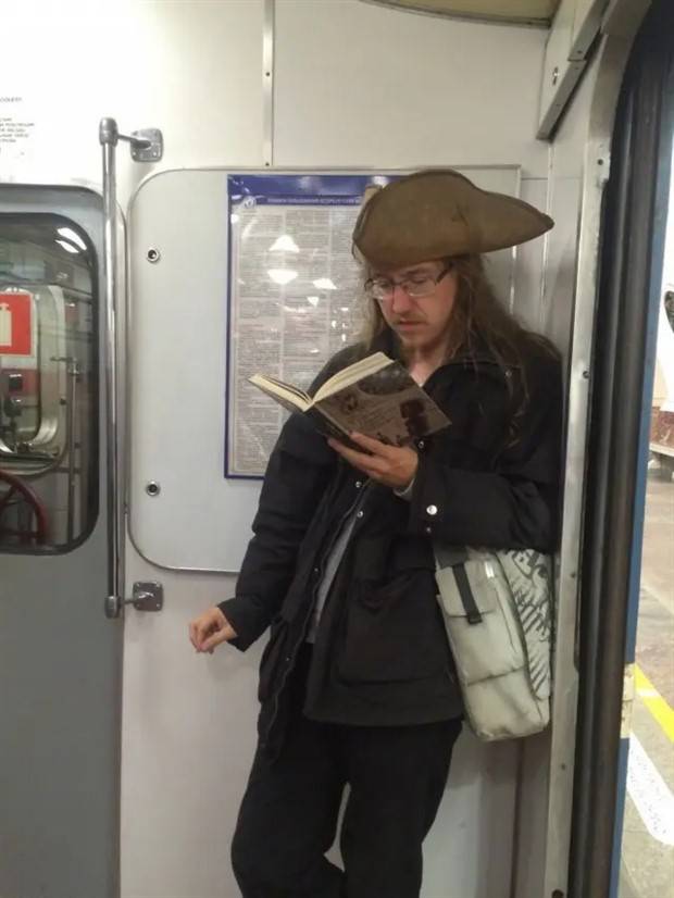 crazy russian subway fashion 15 Weird Russian Subway Fashion #192 (29 photos)