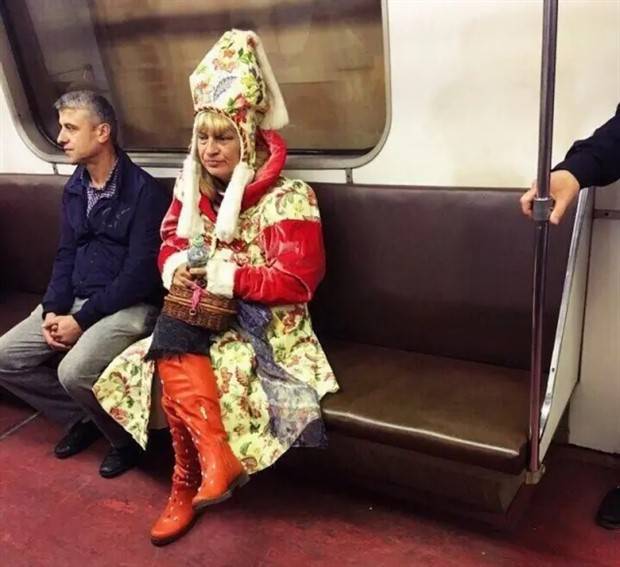 crazy russian subway fashion 19 Weird Russian Subway Fashion #192 (29 photos)