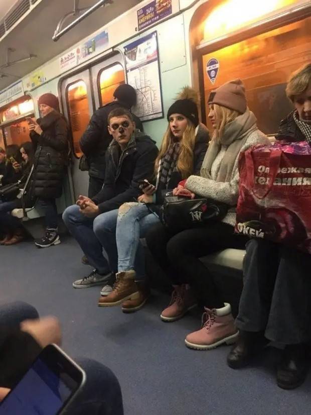 crazy russian subway fashion 24 Weird Russian Subway Fashion #192 (29 photos)