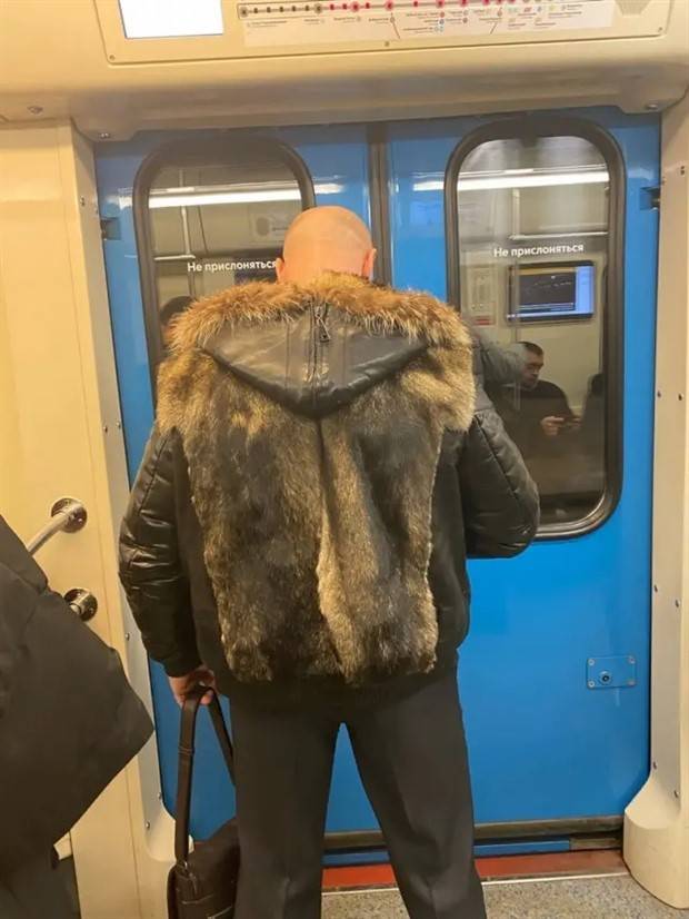 crazy russian subway fashion 25 Weird Russian Subway Fashion #192 (29 photos)