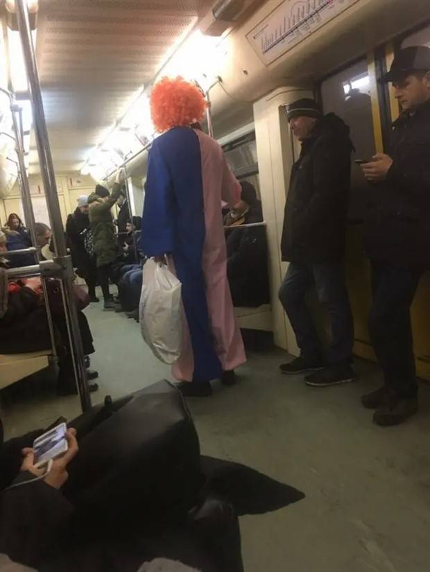 crazy russian subway fashion 26 Weird Russian Subway Fashion #192 (29 photos)
