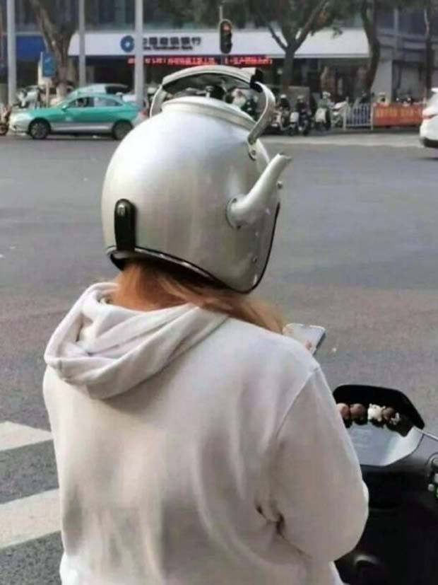 funny headware 19 Topper Tango: Hilarious Headwear Hijinks! (36 photos)