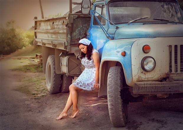 Hot Girls and Tractors (31 photos)