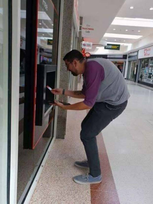 tall people problems 20 The Quirks That Come with Being Tall (25 photos)