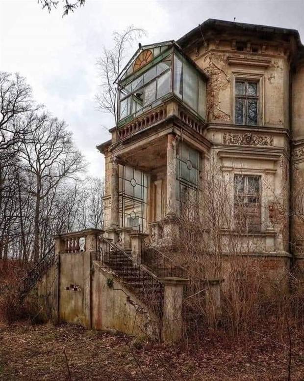The Beauty of Abandoned Places #20 (30 photos)
