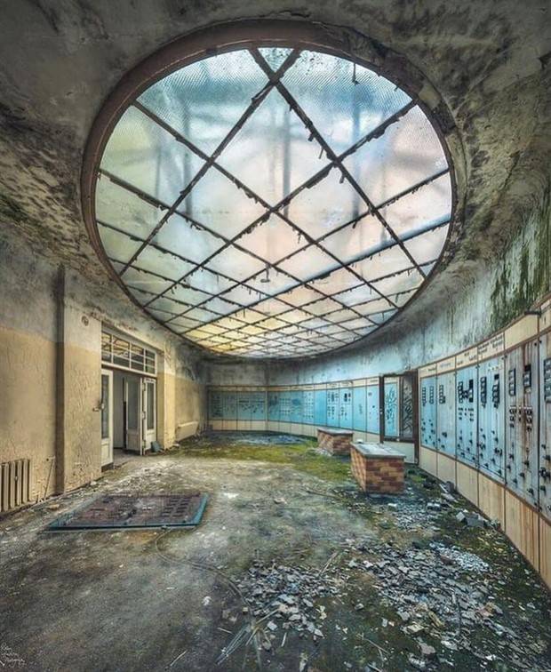 The Beauty of Abandoned Places #20 (30 photos)
