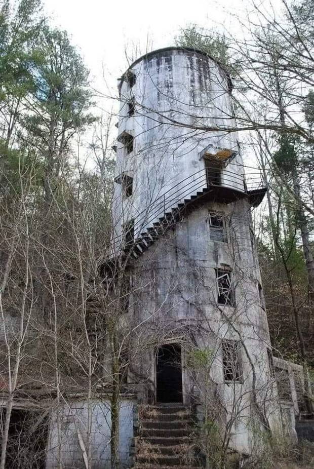 The Beauty of Abandoned Places #20 (30 photos)