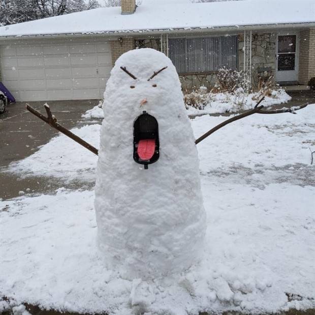 Snowmen Funnies: Hilarious Winter Vibes (21 photos)