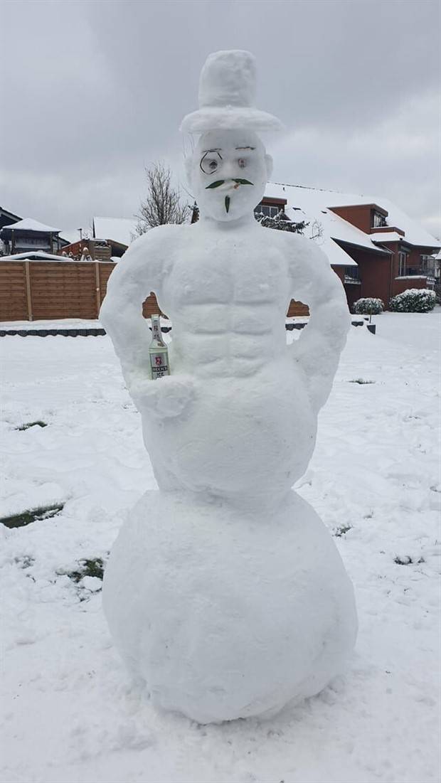 Snowmen Funnies: Hilarious Winter Vibes (21 photos)