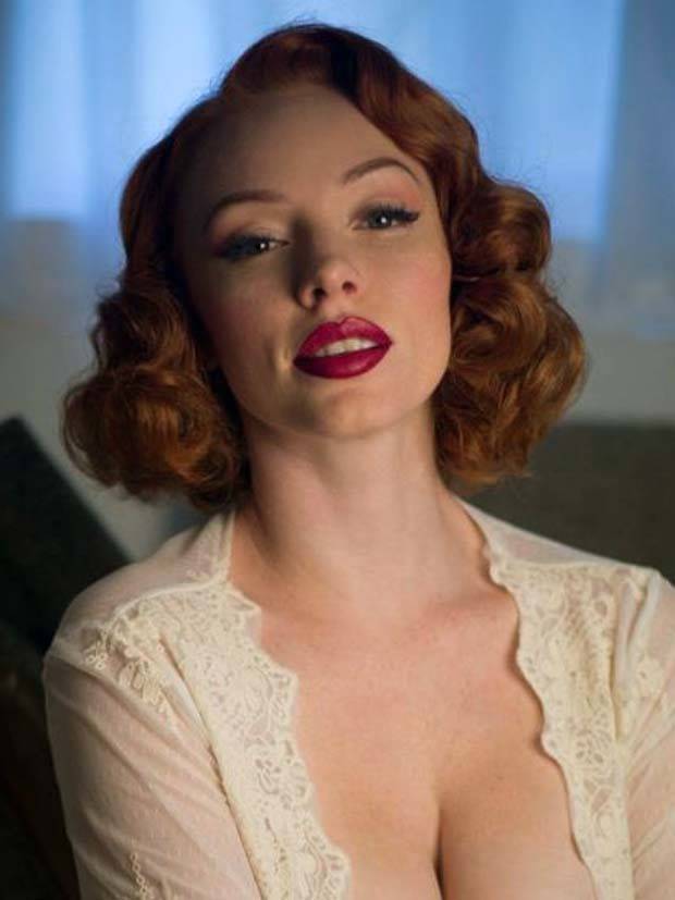 Hot Girls with Red Lips #18 (30 photos)