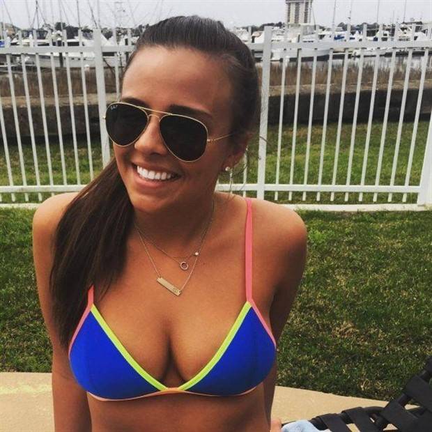 Hot Girls with Glasses #17 (29 photos)