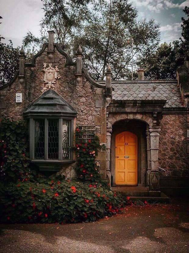 Captivating Homes Infused with Atmosphere (30 photos)