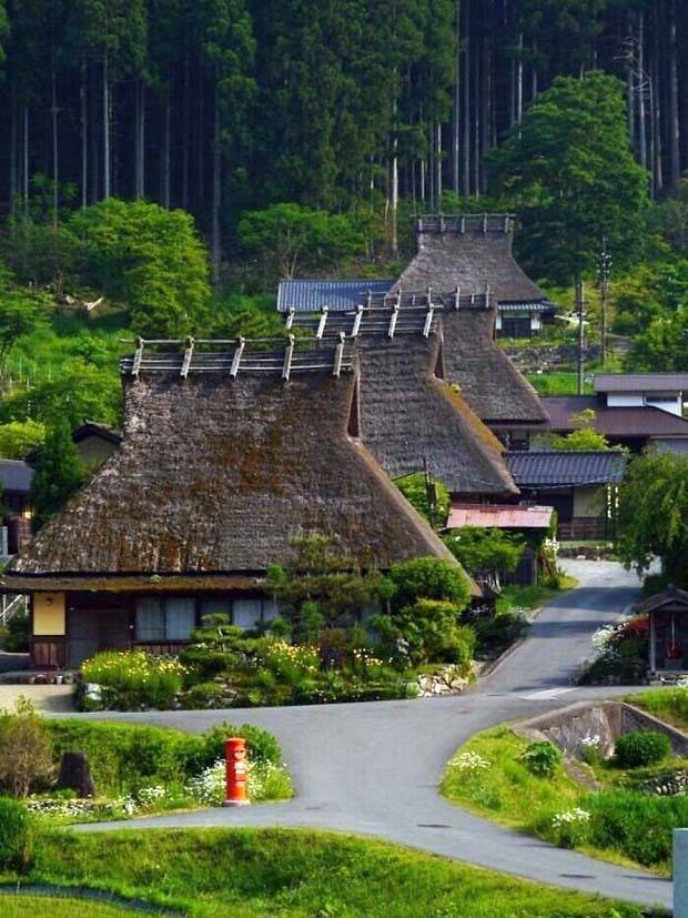 Captivating Homes Infused with Atmosphere (30 photos)