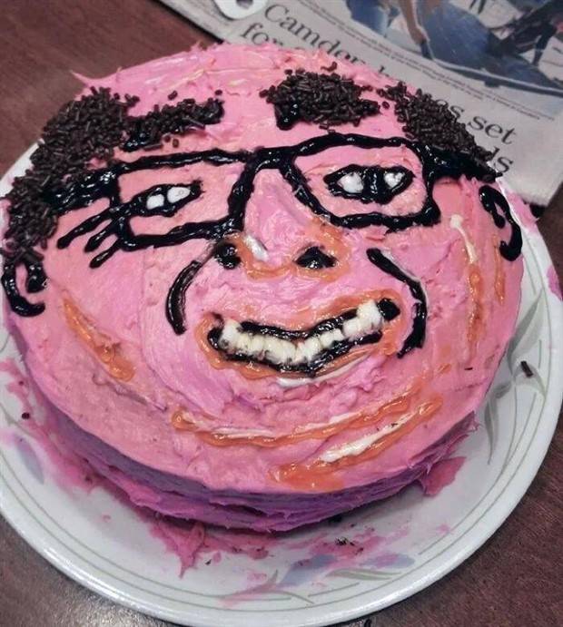 24 Cake Fails to Crack You Up (24 photos)
