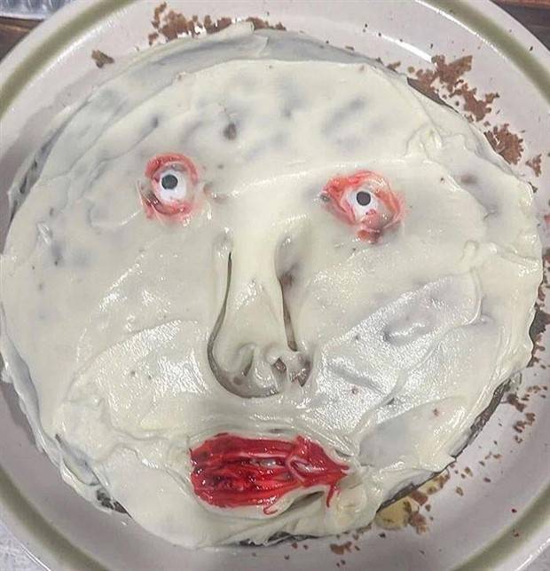 24 Cake Fails to Crack You Up (24 photos)