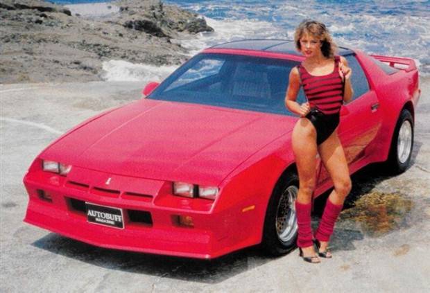 cars girls 1980s 1 Girls and Cool Cars from the 1980s (21 photos)