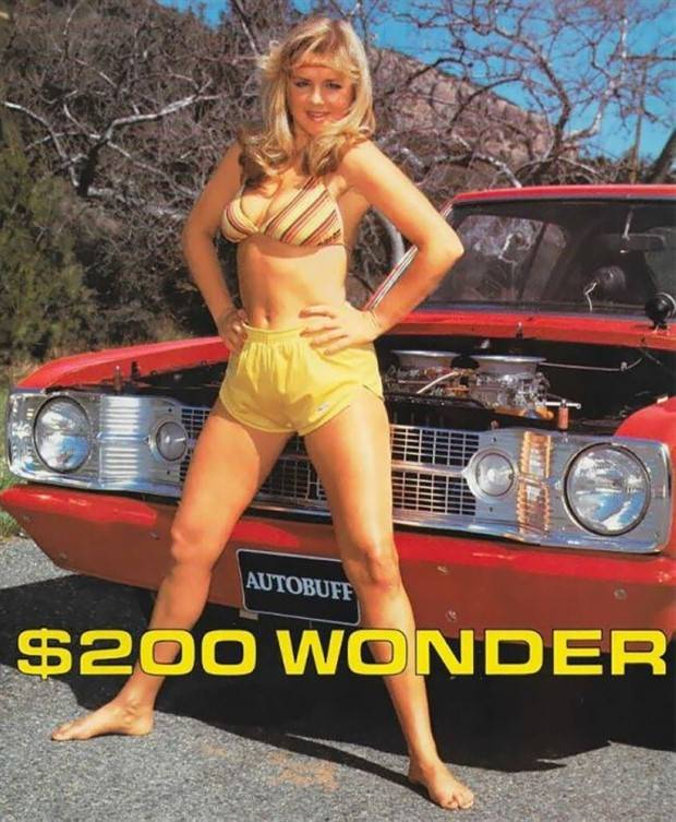 cars girls 1980s 2 Girls and Cool Cars from the 1980s (21 photos)