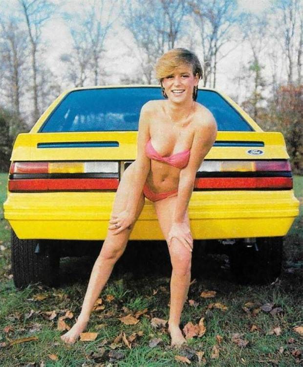 cars girls 1980s 8 Girls and Cool Cars from the 1980s (21 photos)