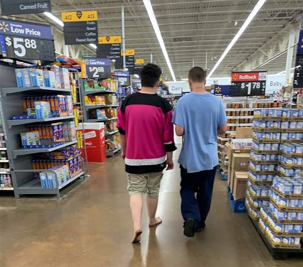 crazy walmart moments 11 Welcome to Walmart #32 (30 photos)