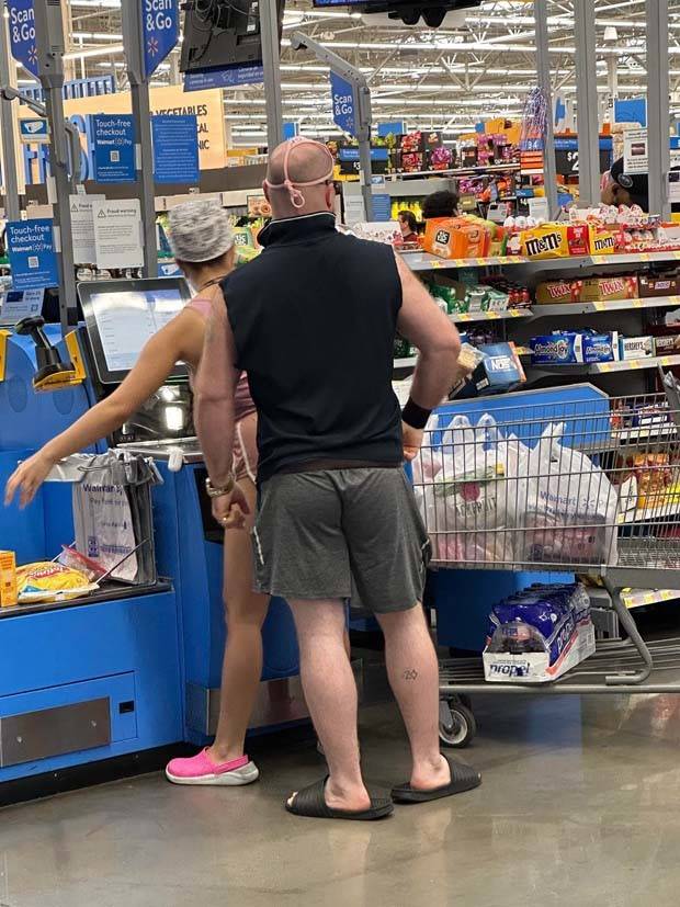 crazy walmart moments 14 Welcome to Walmart #32 (30 photos)