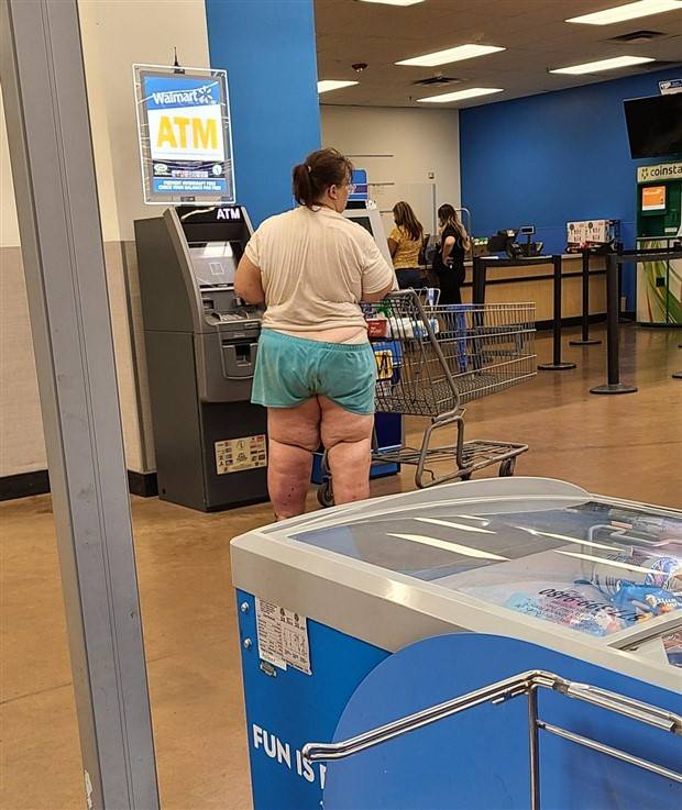 crazy walmart moments 18 Welcome to Walmart #32 (30 photos)