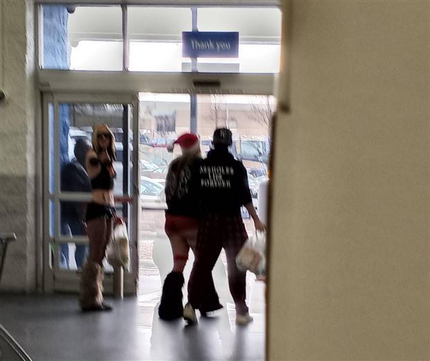 crazy walmart moments 24 Welcome to Walmart #32 (30 photos)