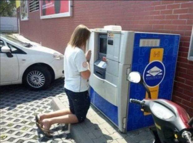 Eccentric Occurrences at ATMs (35 photos)